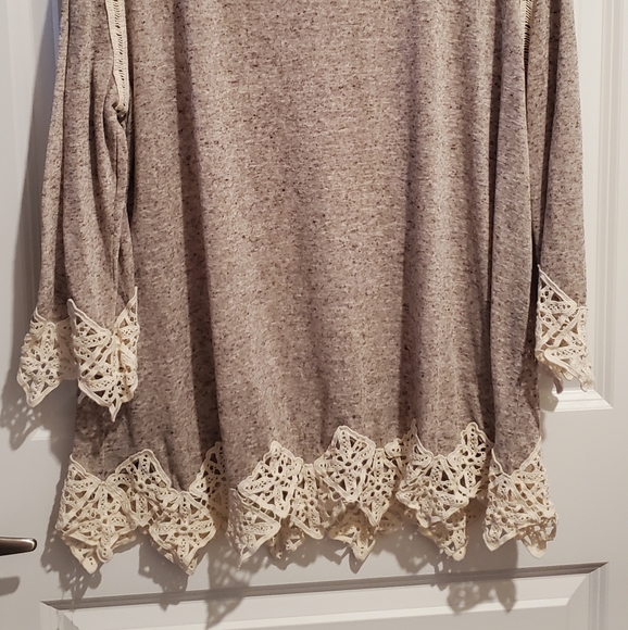 Embroidered top - Picture 6 of 6